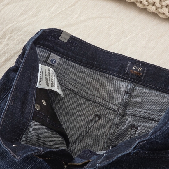 Citizens Of Humanity Low-Rise Bootcut Jeans in Dark Wash, Size 26 - Picture 7 of 10